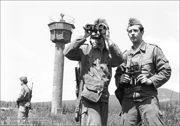 Patrolling the Inner-German Border (1971)